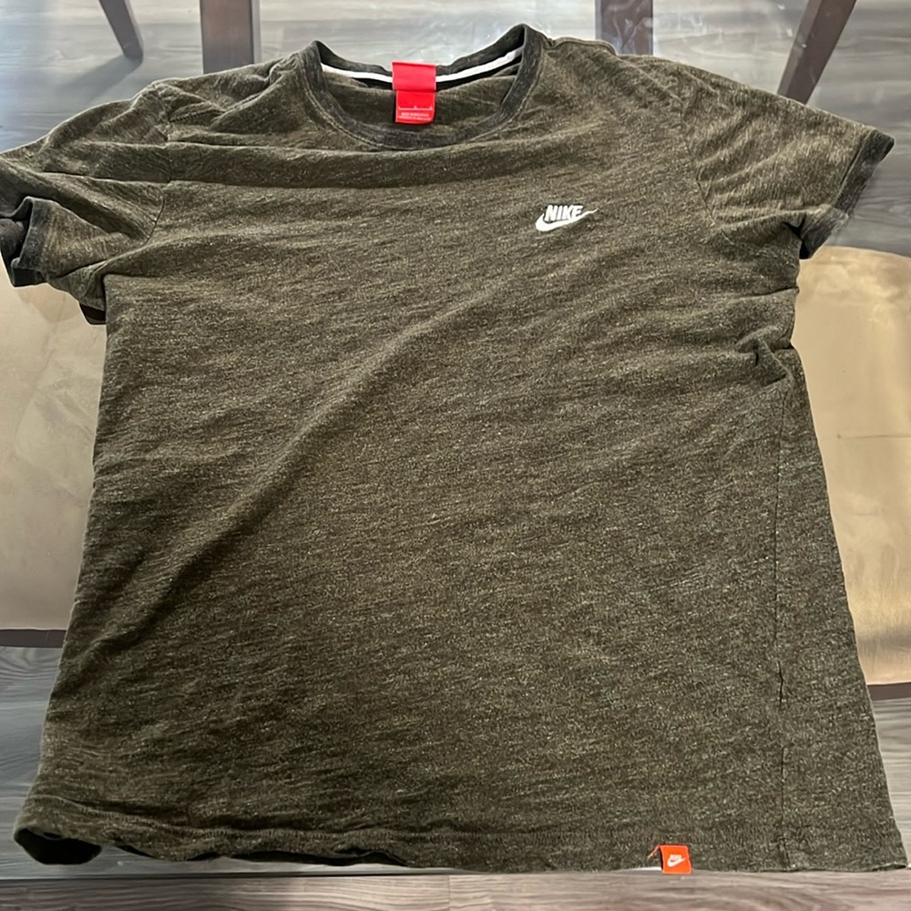 NIKE TEE